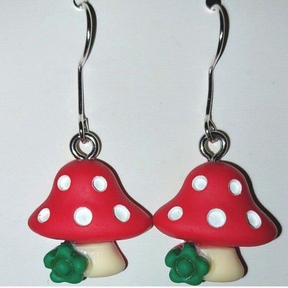 Super cute, colorful, fun earrings - Picture 3 of 3